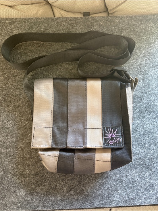 Urchin Handbags - Women’s Crossbody Seatbelt Bag in Beige and Brown